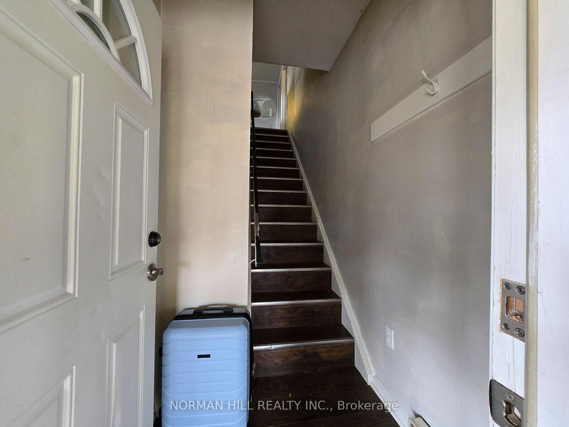 Photo 3 of Unit A, 16 Centre Street, New Tecumseth, Beeton — HOMEH