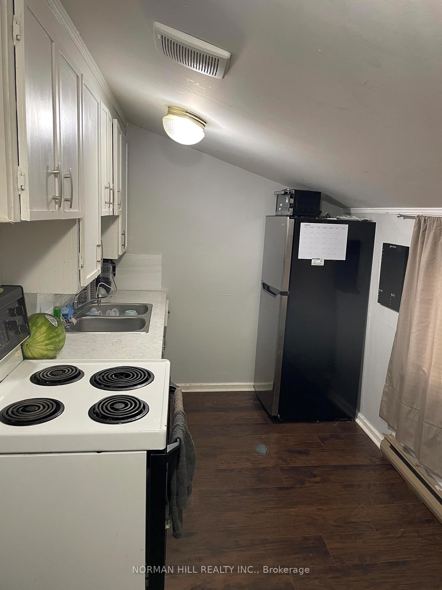Photo 5 of Unit A, 16 Centre Street, New Tecumseth, Beeton — HOMEH