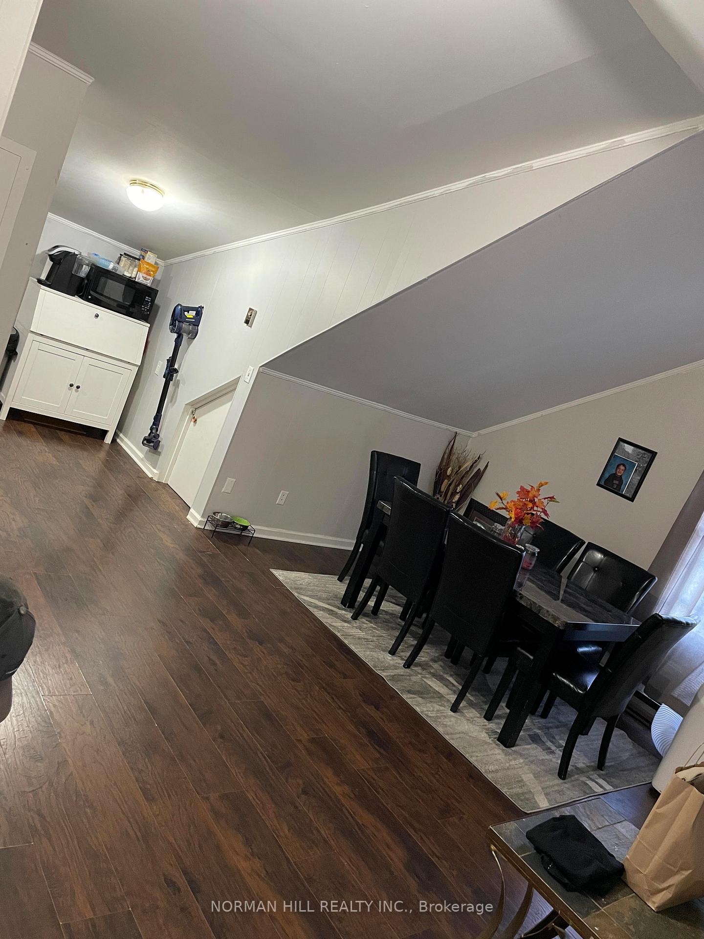 Photo 8 of Unit A, 16 Centre Street, New Tecumseth, Beeton — HOMEH