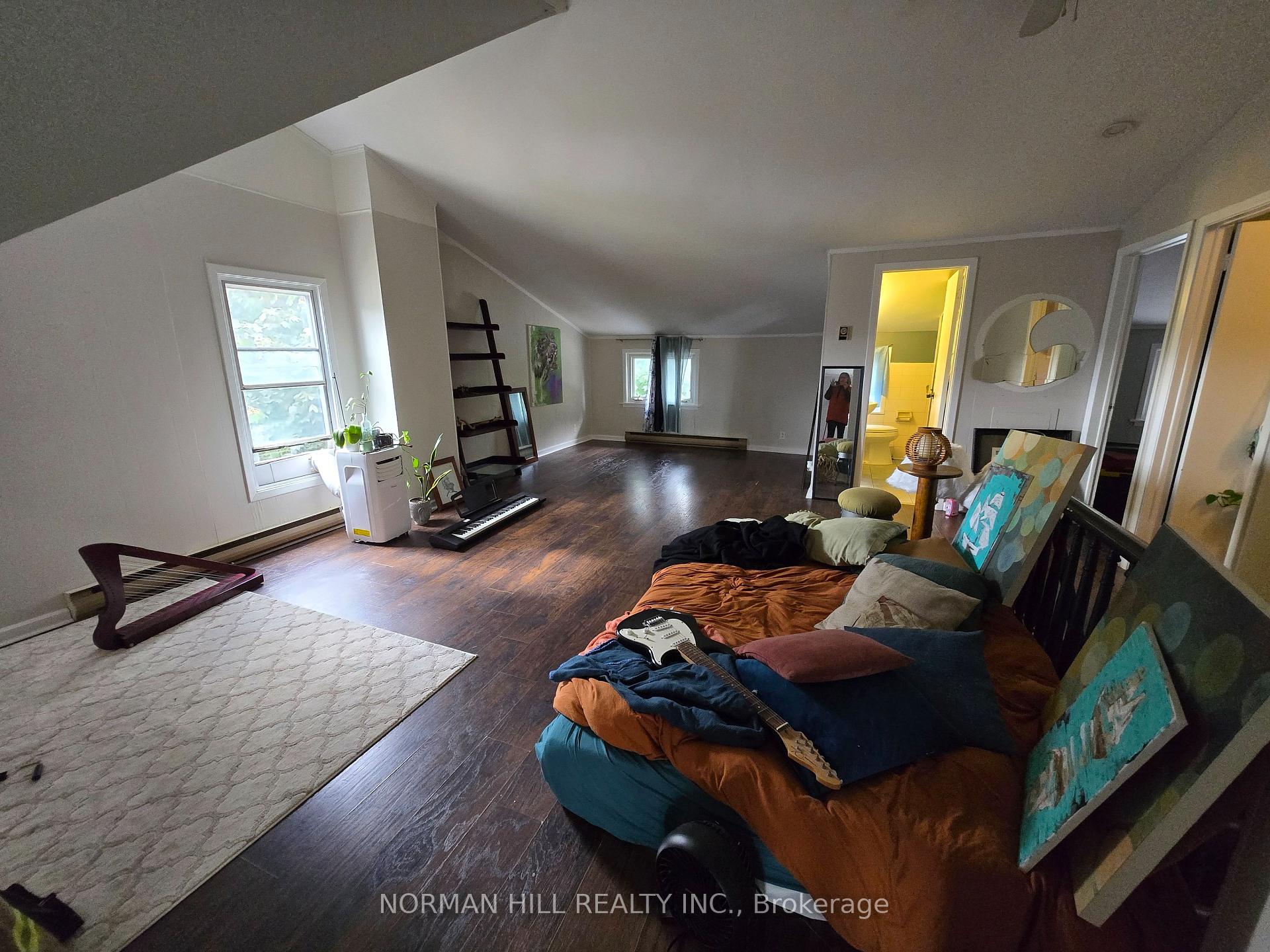Photo 2 of Unit A, 16 Centre Street, New Tecumseth, Beeton — HOMEH