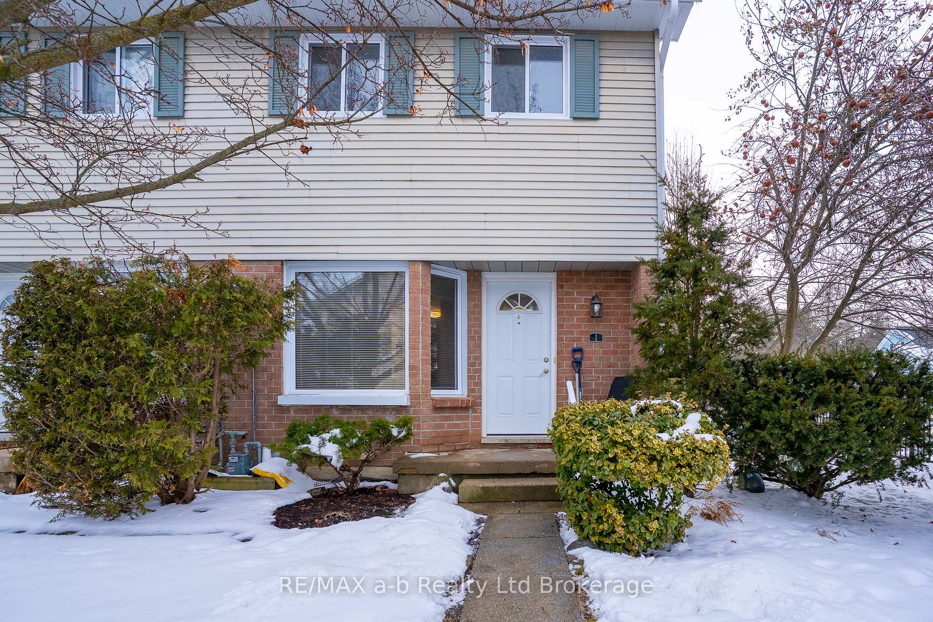 Front of Unit 1, 10 Dufferin Street