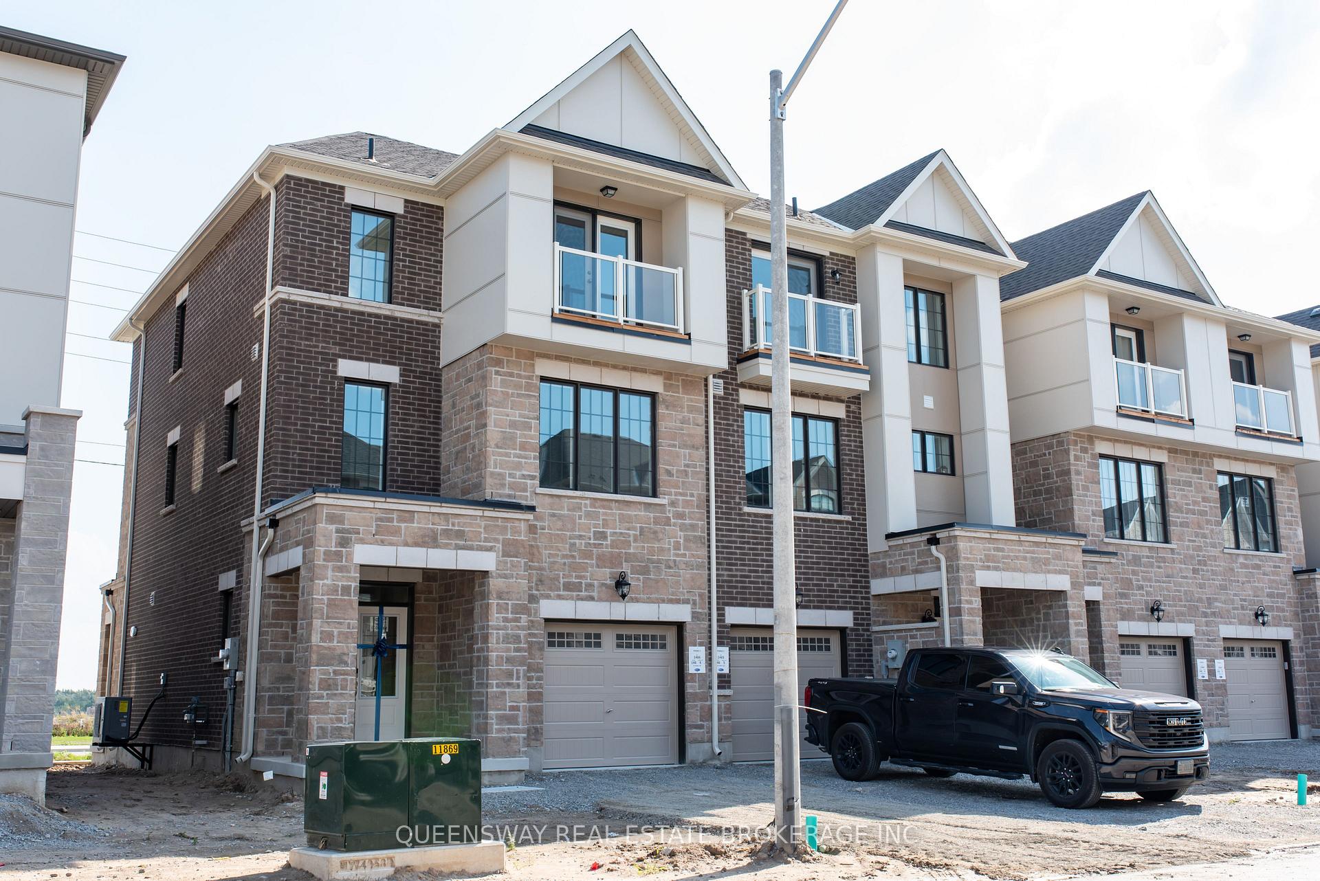 Photo 1 of 58 Pearen Lane, Barrie, Rural Barrie Southwest — HOMEH