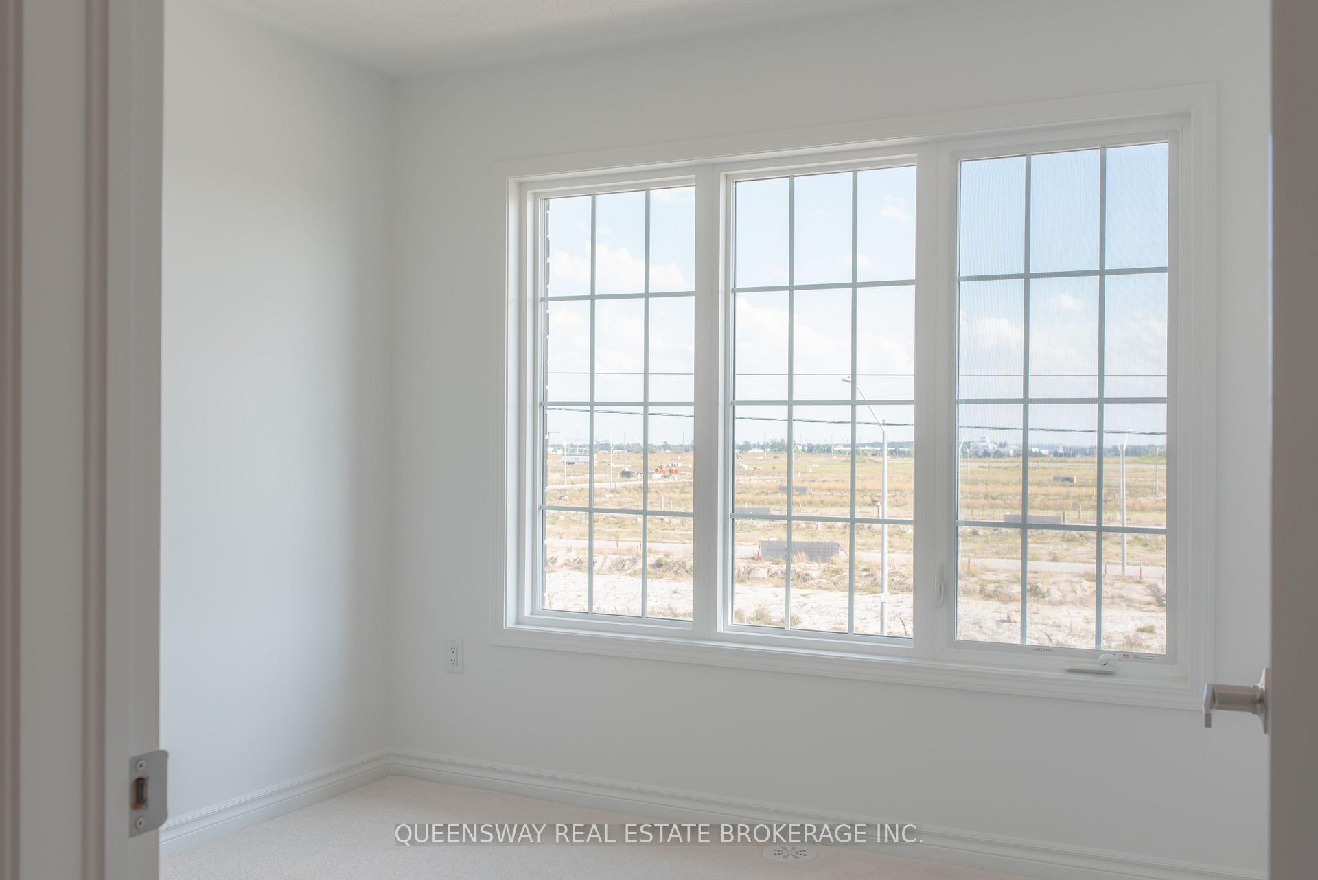 Photo 13 of 58 Pearen Lane, Barrie, Rural Barrie Southwest — HOMEH