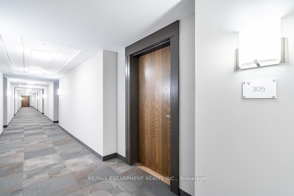 Photo 6 of Unit 305, 30 Hamilton Street, Hamilton, Waterdown — HOMEH