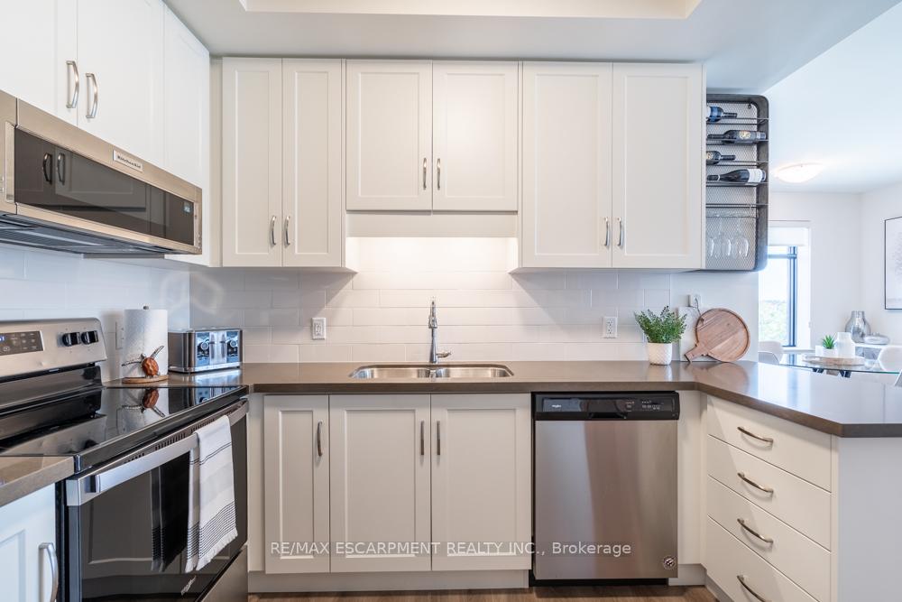 Photo 8 of Unit 305, 30 Hamilton Street, Hamilton, Waterdown — HOMEH