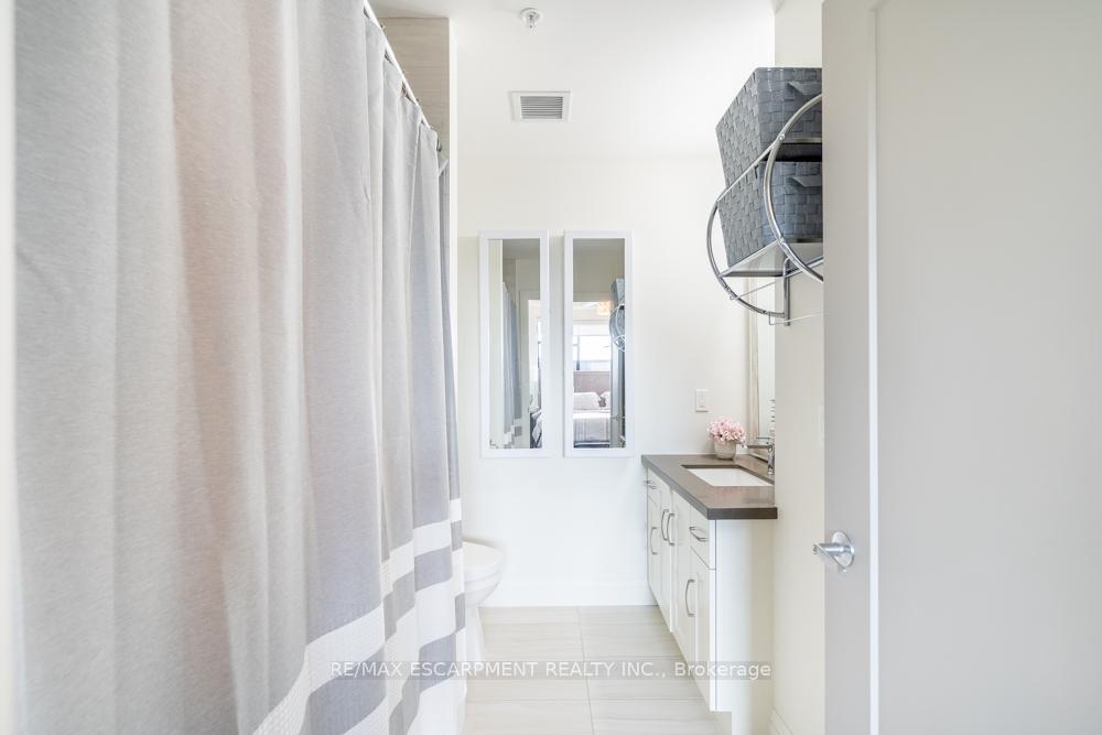 Photo 13 of Unit 305, 30 Hamilton Street, Hamilton, Waterdown — HOMEH