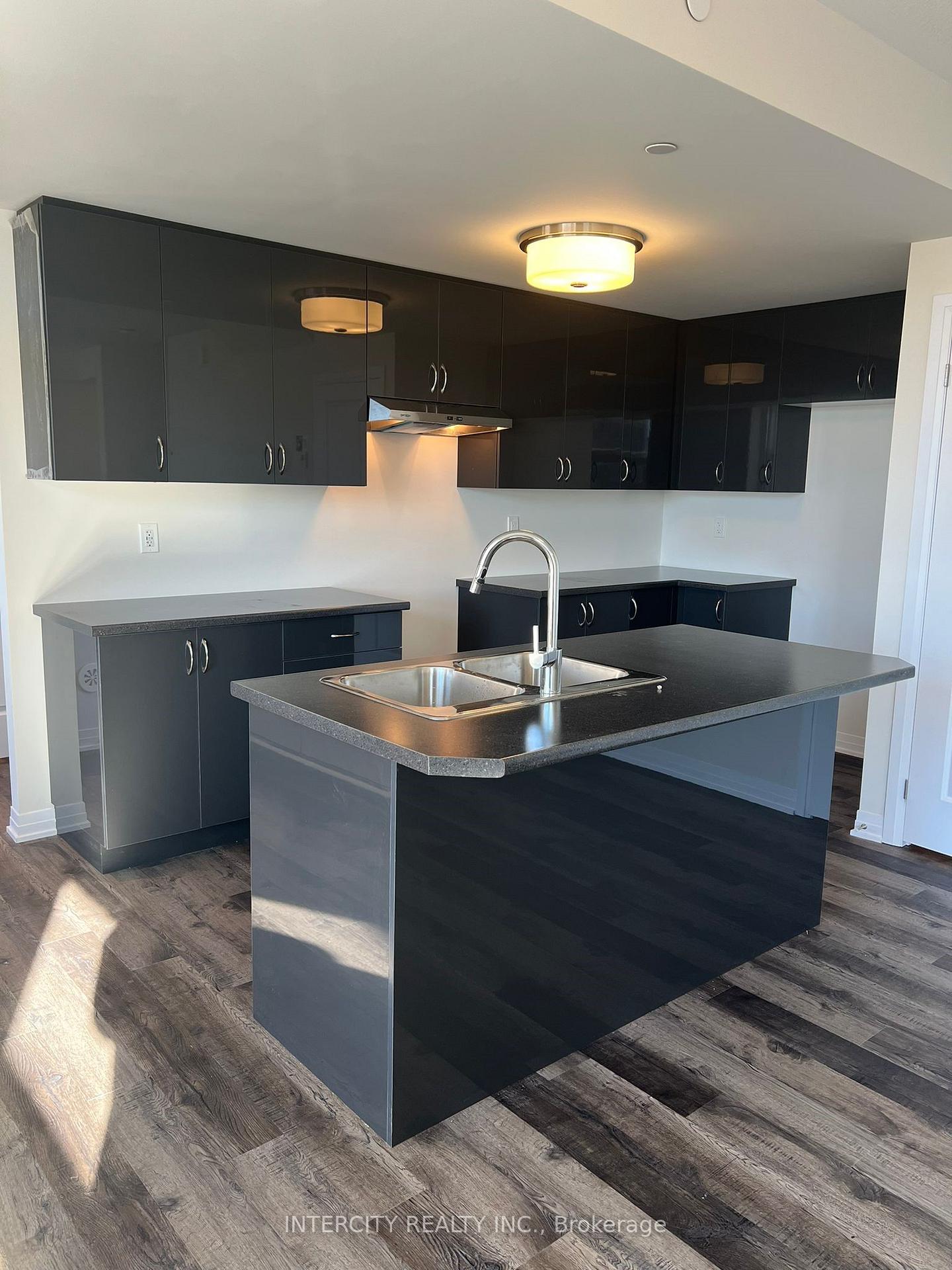 Photo 3 of Unit 47, 25 Fieldridge Crescent, Brampton, Sandringham-Wellington North — HOMEH