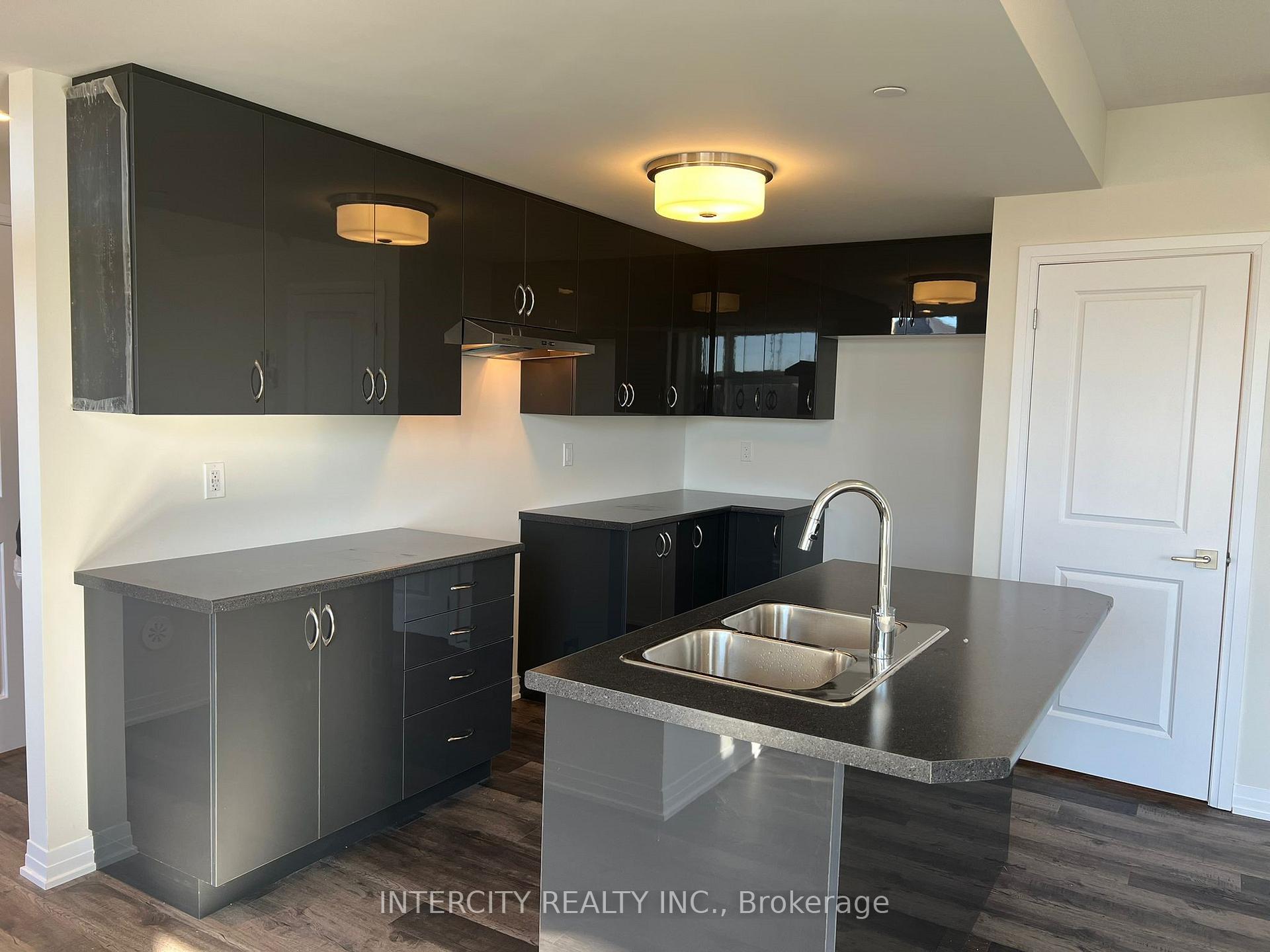 Photo 6 of Unit 47, 25 Fieldridge Crescent, Brampton, Sandringham-Wellington North — HOMEH