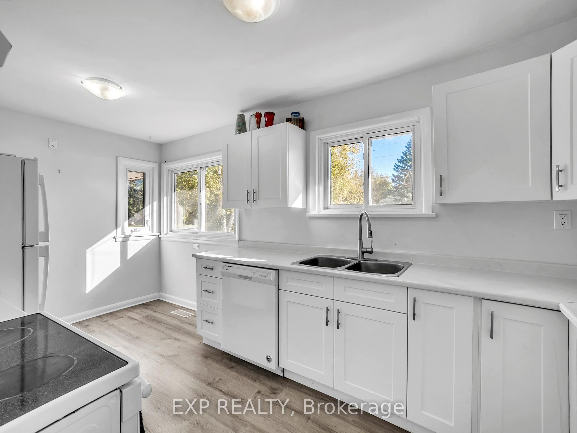 Photo 8 of 138 Wright Avenue, Belleville, Belleville Ward — HOMEH