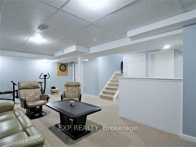 Photo 11 of 16 Meredith Court, Clarington, Courtice — HOMEH