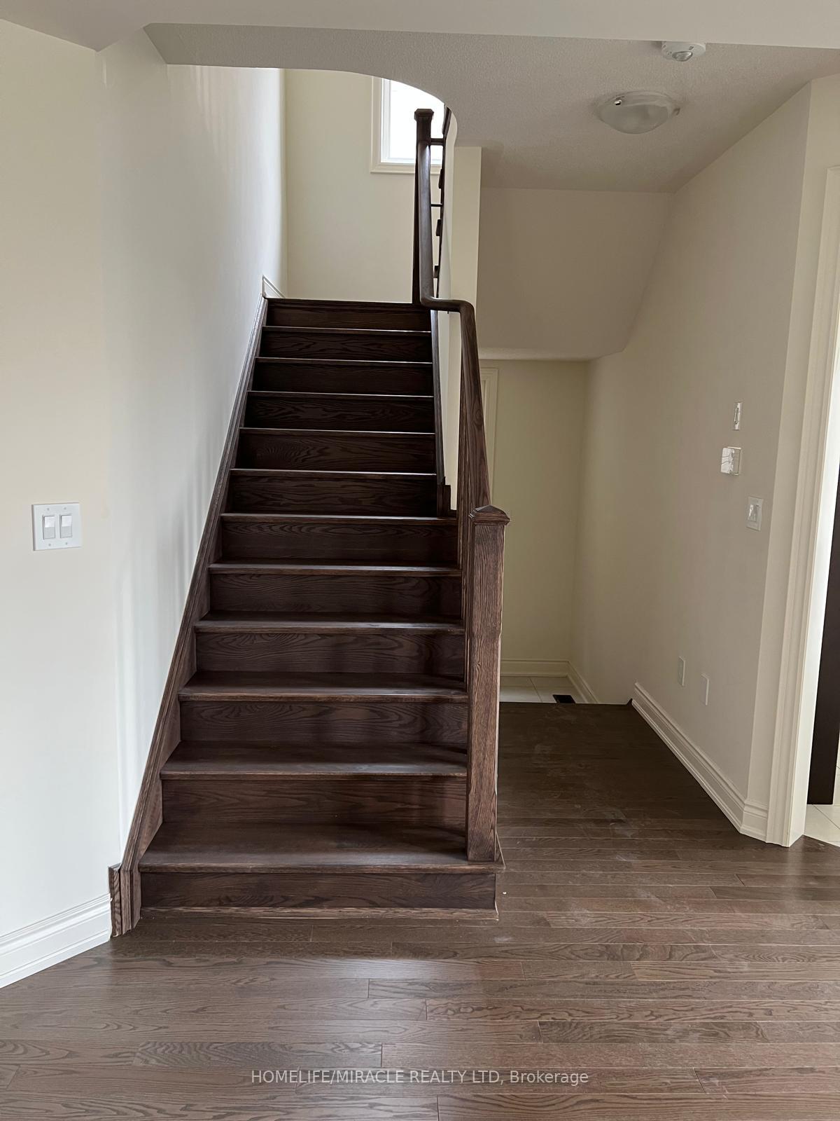 Photo 2 of 12 Bloomfield Crescent, Cambridge — HOMEH
