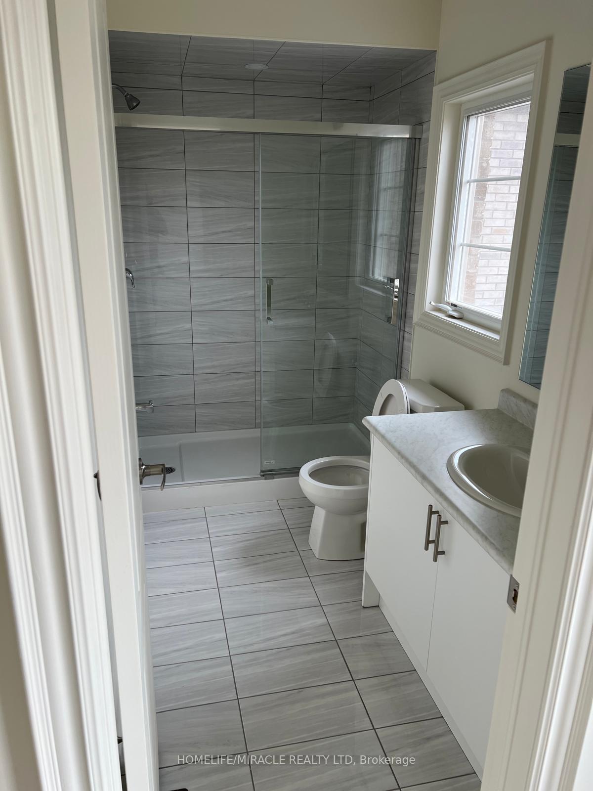 Photo 10 of 12 Bloomfield Crescent, Cambridge — HOMEH