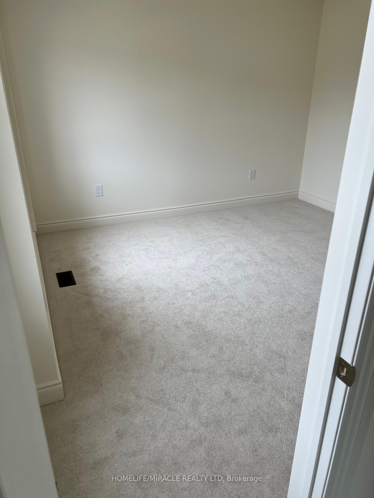 Photo 9 of 12 Bloomfield Crescent, Cambridge — HOMEH
