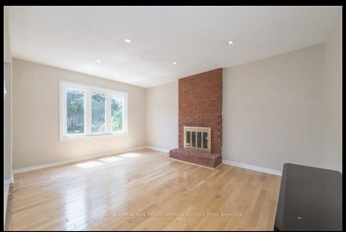 Photo 4 of 33 Hemlock Drive, Markham, Raymerville — HOMEH