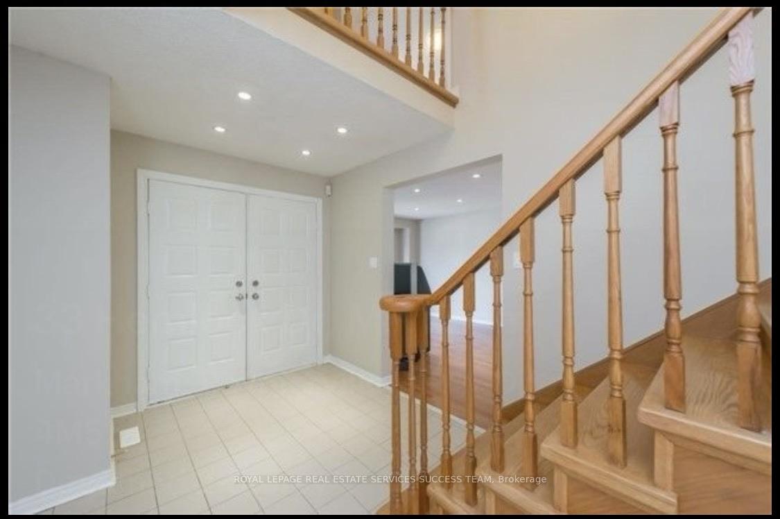 Photo 3 of 33 Hemlock Drive, Markham, Raymerville — HOMEH