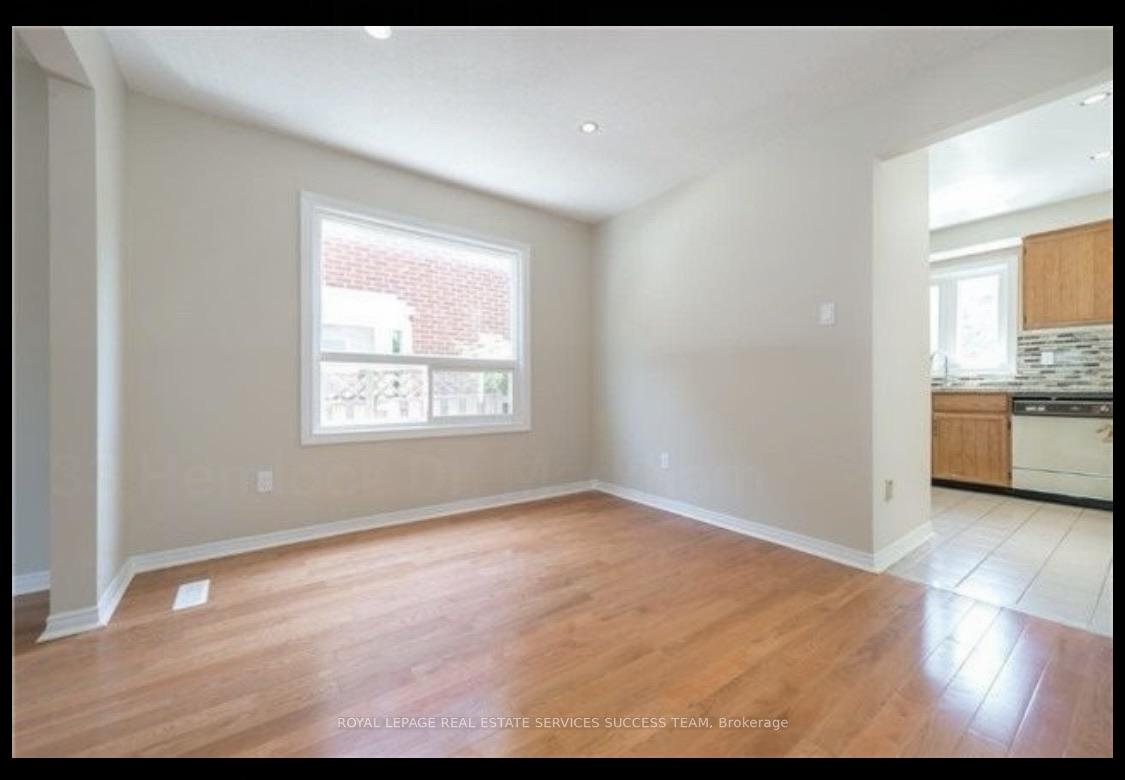 Photo 5 of 33 Hemlock Drive, Markham, Raymerville — HOMEH