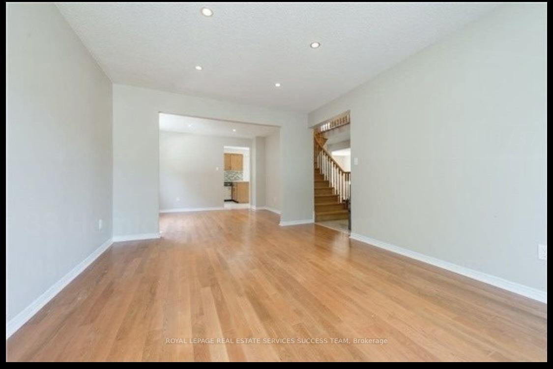 Photo 7 of 33 Hemlock Drive, Markham, Raymerville — HOMEH