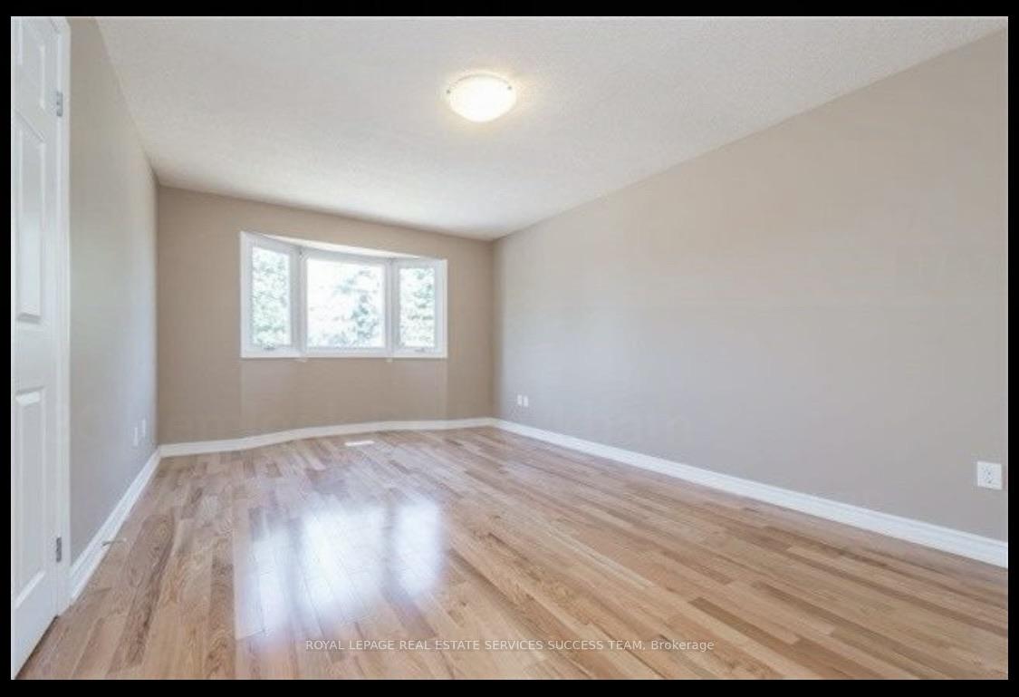 Photo 8 of 33 Hemlock Drive, Markham, Raymerville — HOMEH
