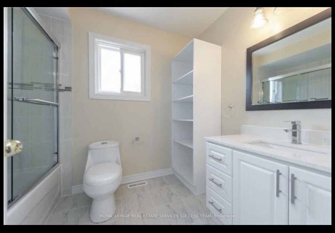 Photo 11 of 33 Hemlock Drive, Markham, Raymerville — HOMEH