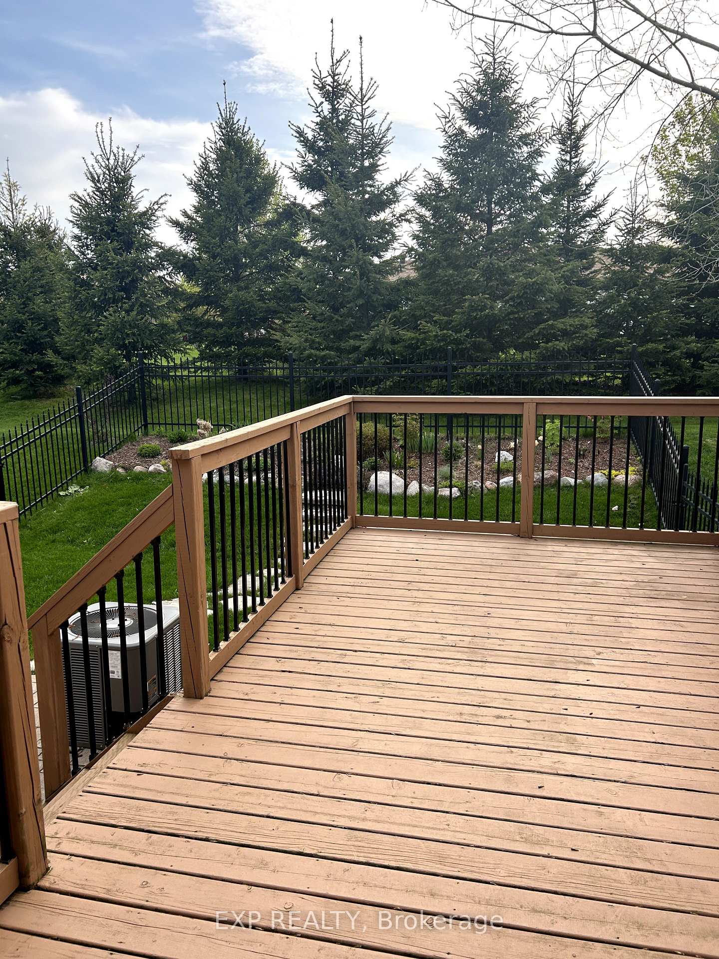 Photo 2 of 23 Glenview Crescent, Belleville, Belleville Ward — HOMEH