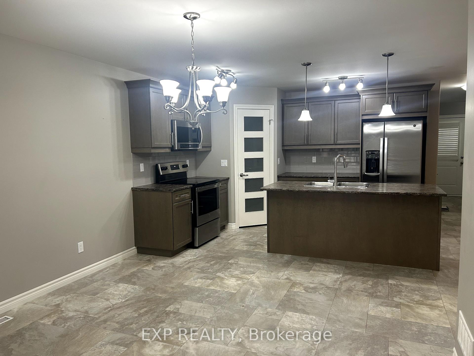 Photo 8 of 23 Glenview Crescent, Belleville, Belleville Ward — HOMEH