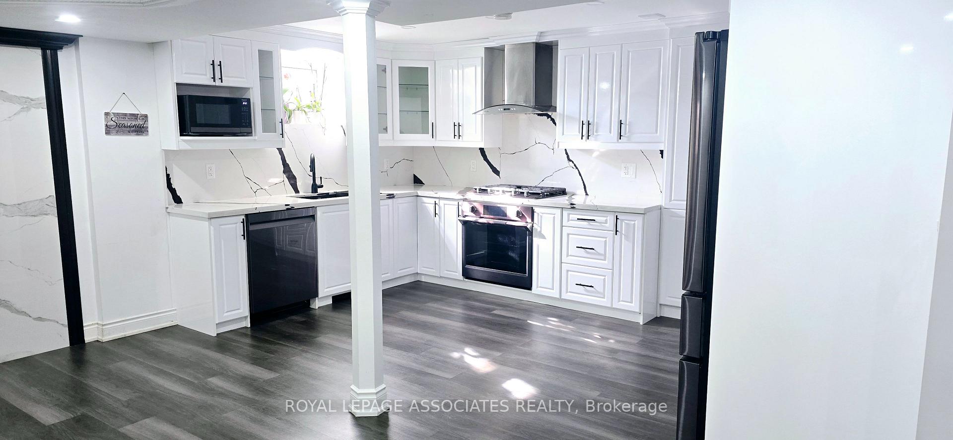 Photo 2 of 136 Smoothwater Terrace, Markham, Box Grove — HOMEH