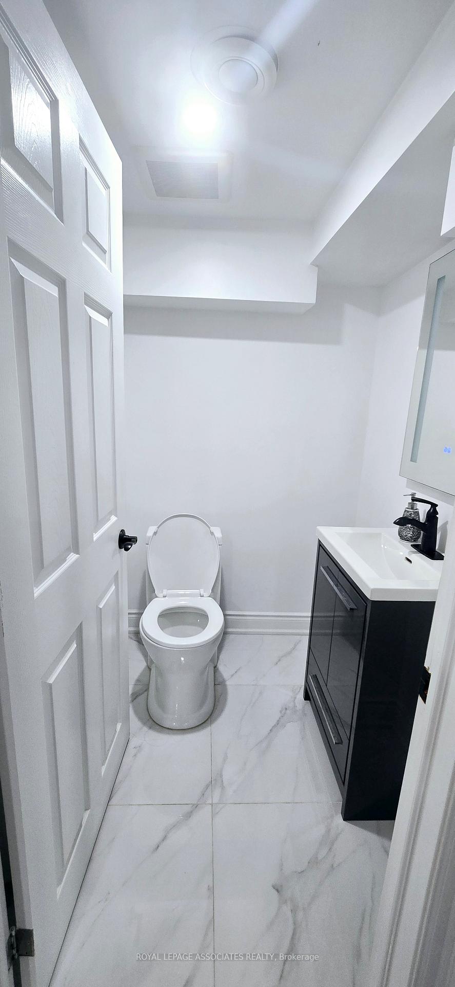 Photo 4 of 136 Smoothwater Terrace, Markham, Box Grove — HOMEH