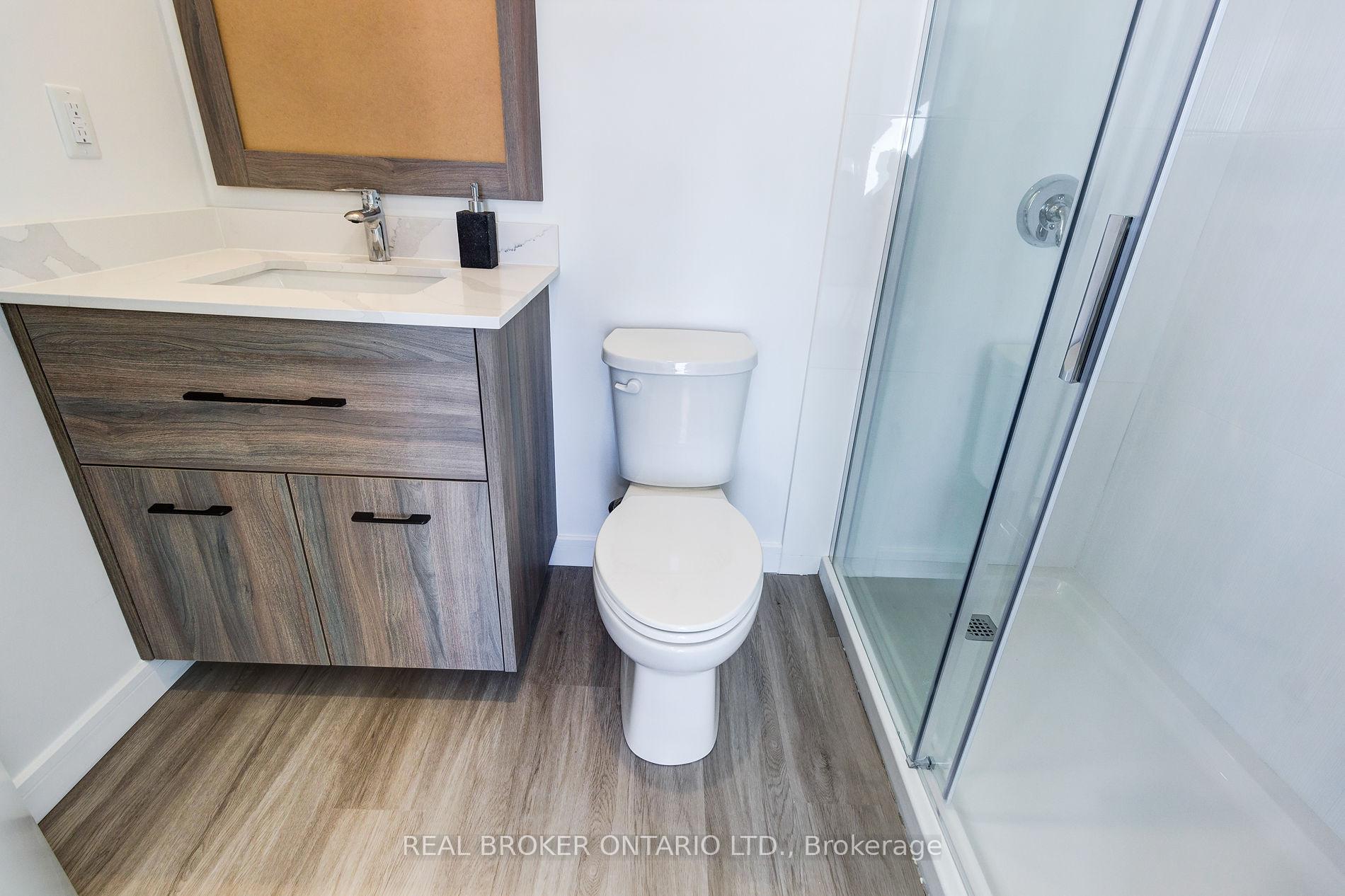 Photo 6 of Unit 1002, 49 Walnut Street S, Hamilton, Corktown — HOMEH