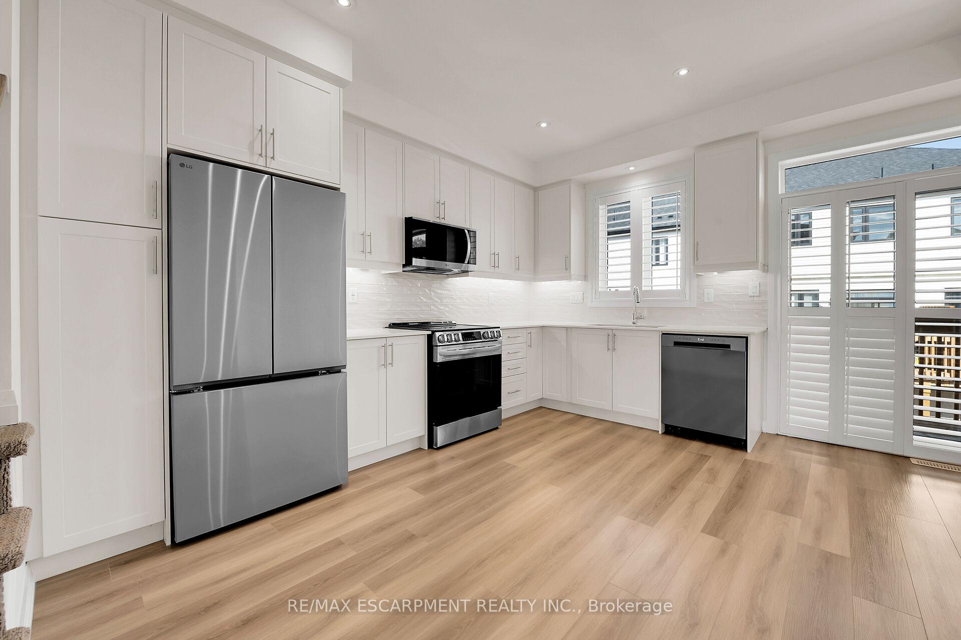 Photo 6 of Unit 201, 4040 Mountain Street, Lincoln, Beamsville — HOMEH