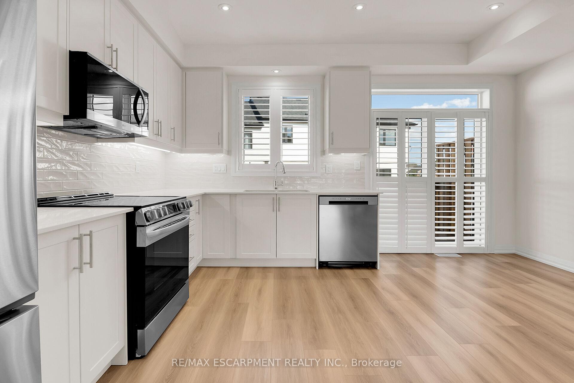 Photo 4 of Unit 201, 4040 Mountain Street, Lincoln, Beamsville — HOMEH