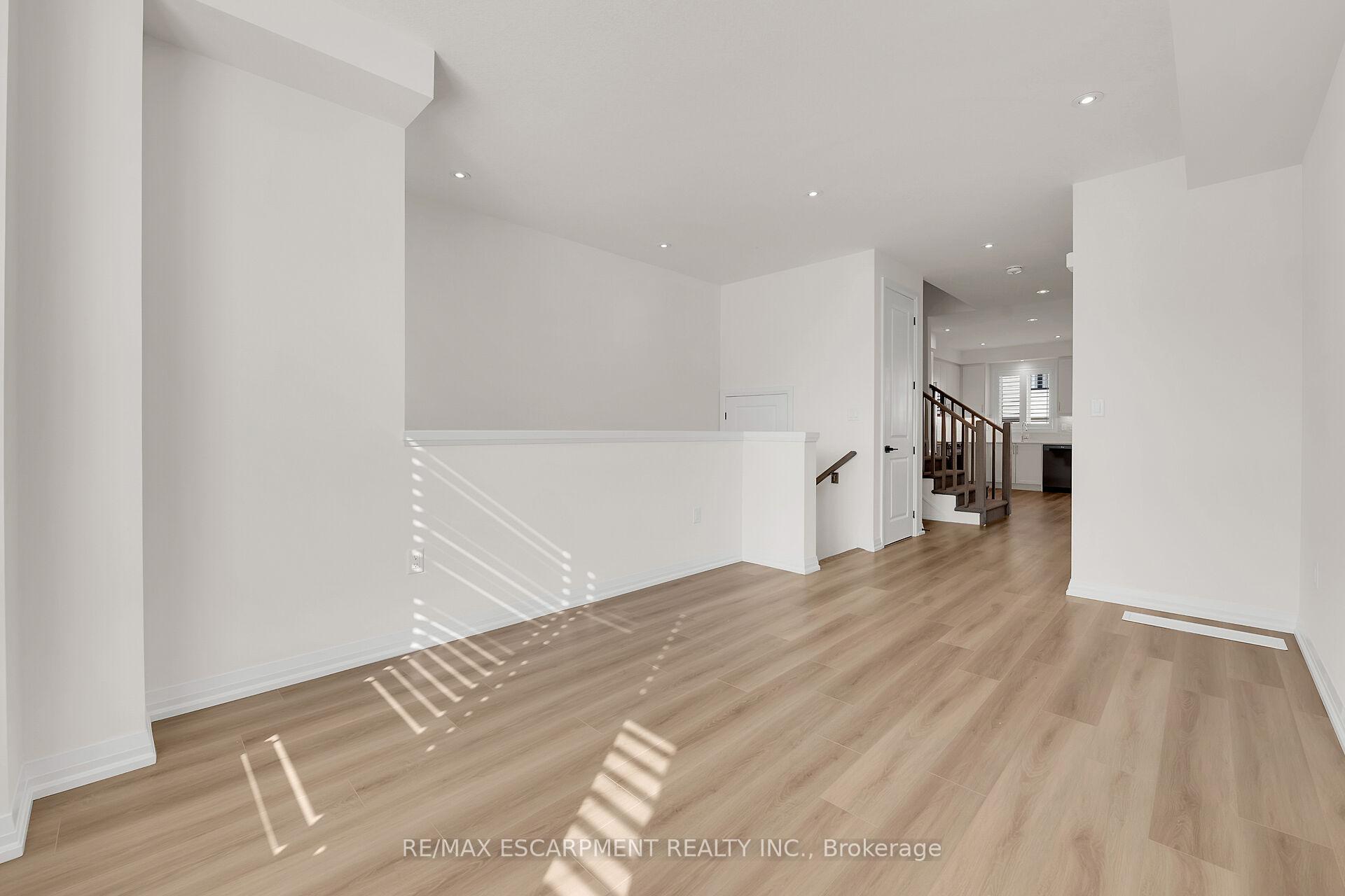 Photo 10 of Unit 201, 4040 Mountain Street, Lincoln, Beamsville — HOMEH