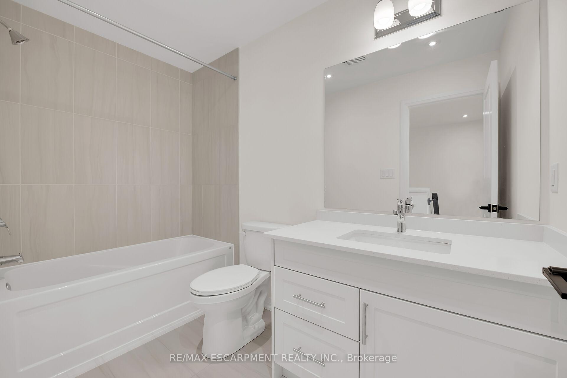 Photo 12 of Unit 201, 4040 Mountain Street, Lincoln, Beamsville — HOMEH