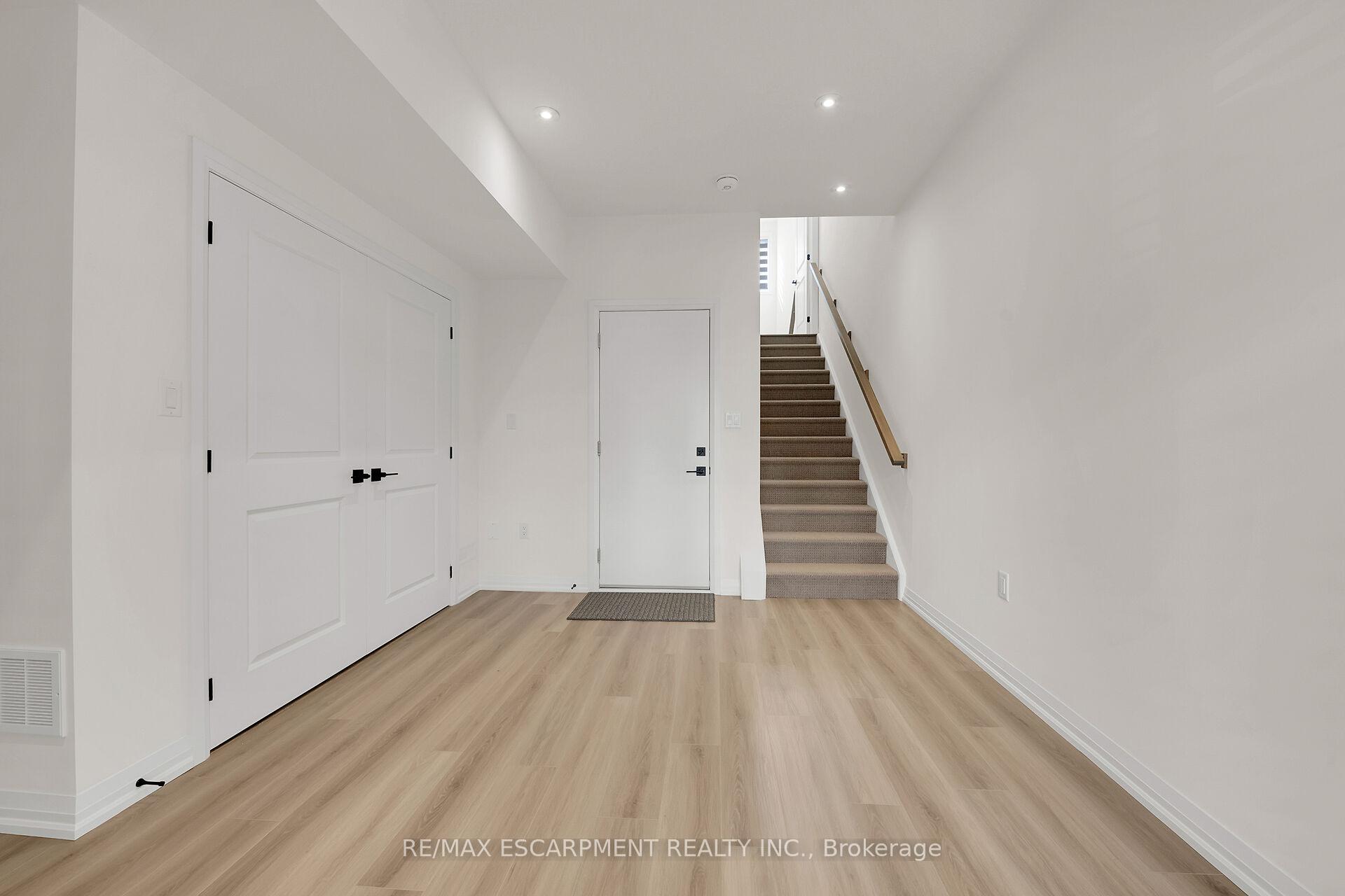 Photo 16 of Unit 201, 4040 Mountain Street, Lincoln, Beamsville — HOMEH