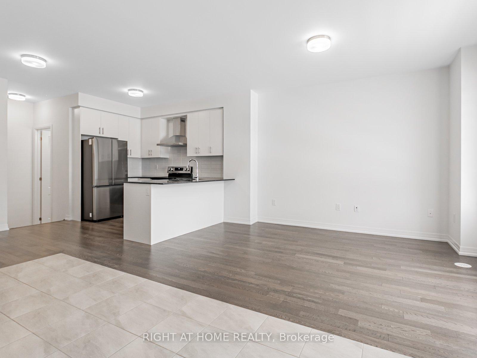 Photo 3 of 39 Moosehead Drive, Brampton, Northwest Brampton — HOMEH