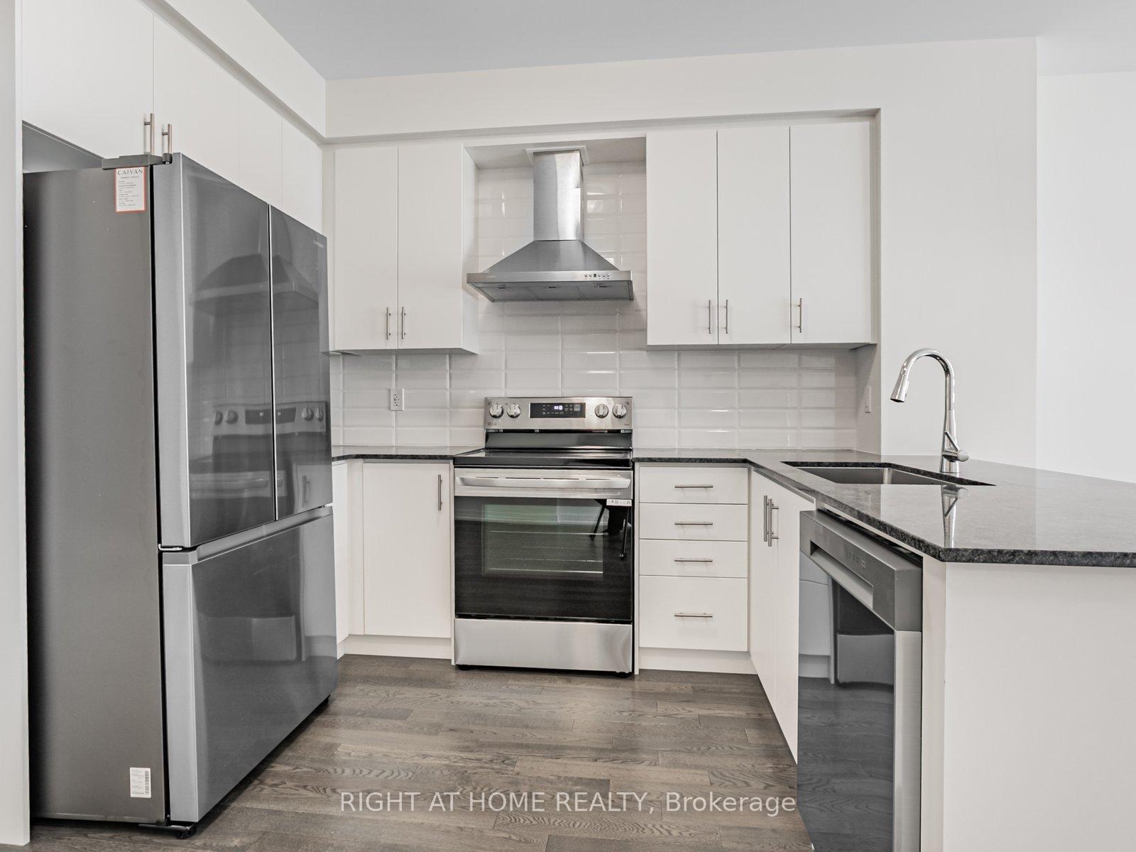 Photo 5 of 39 Moosehead Drive, Brampton, Northwest Brampton — HOMEH