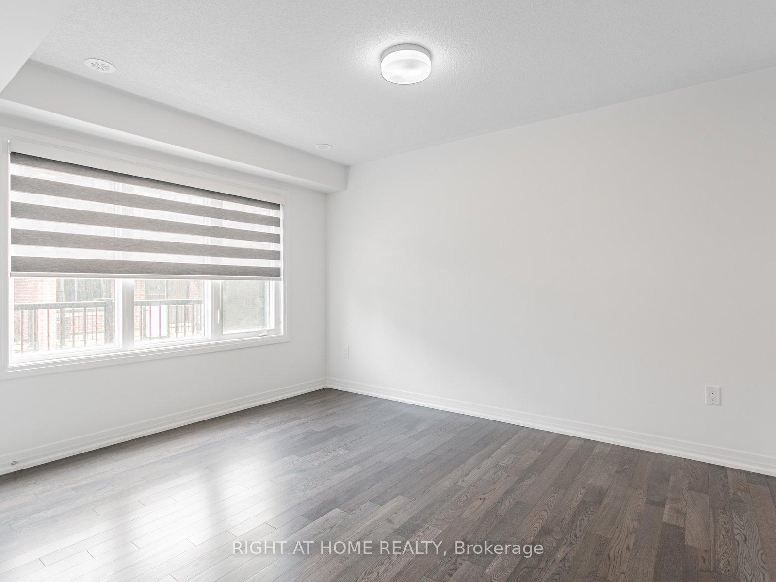 Photo 8 of 39 Moosehead Drive, Brampton, Northwest Brampton — HOMEH