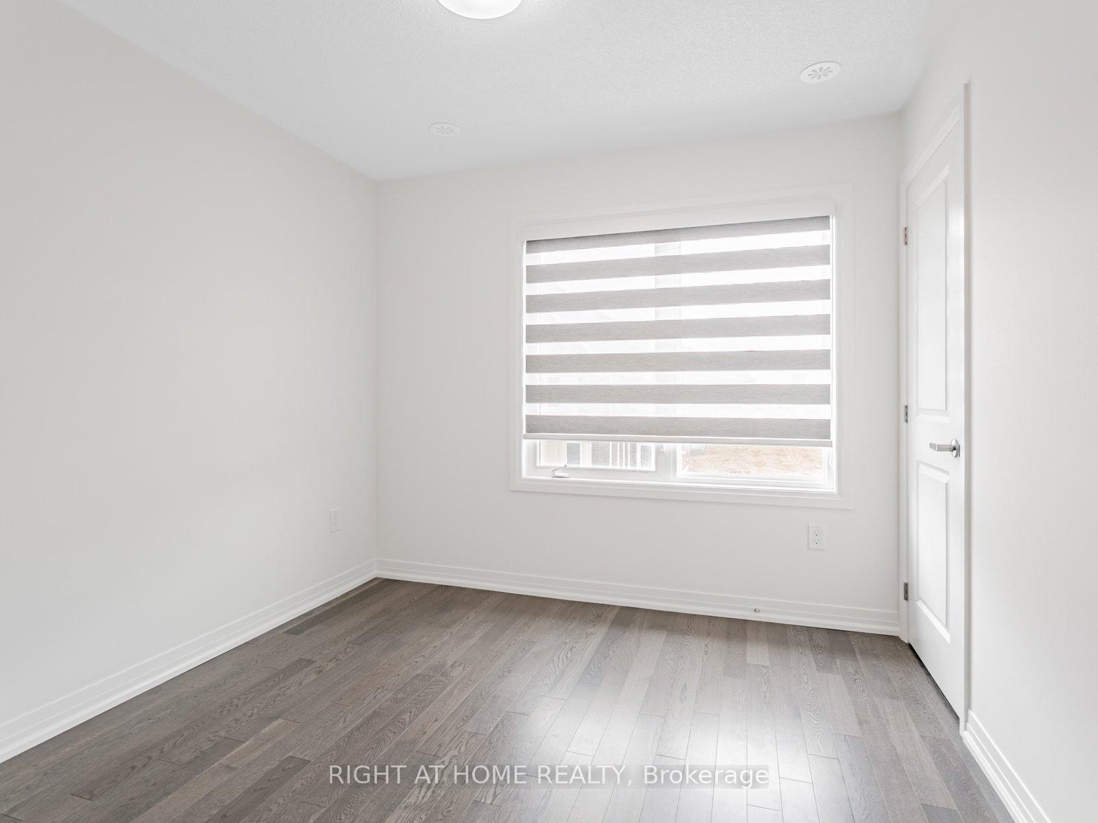Photo 9 of 39 Moosehead Drive, Brampton, Northwest Brampton — HOMEH