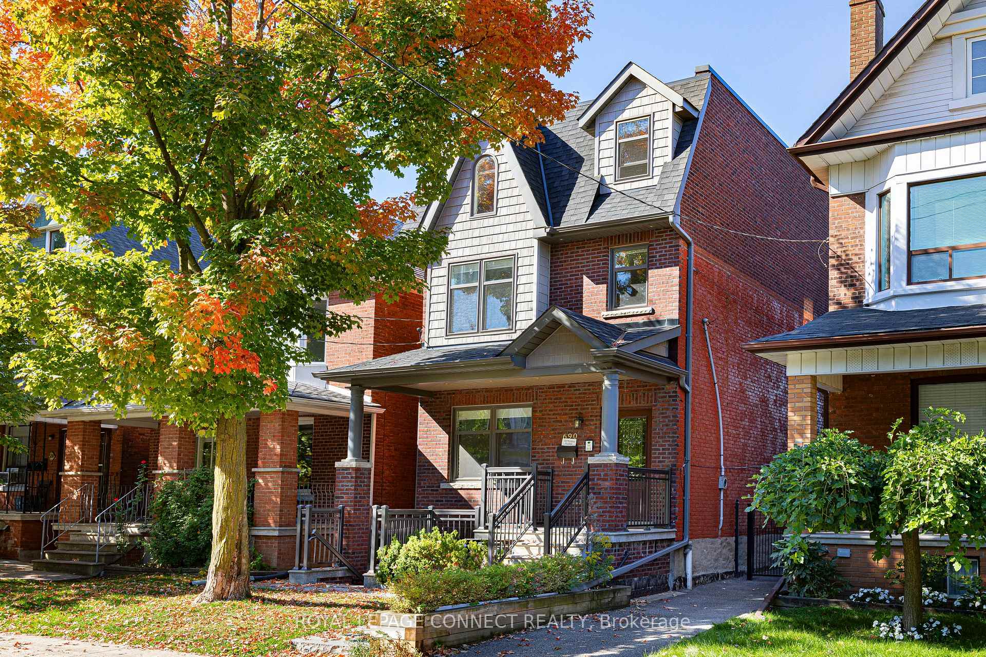 Photo 2 of Unit 3rd, 690 Shaw Street, Toronto, Palmerston-Little Italy — HOMEH