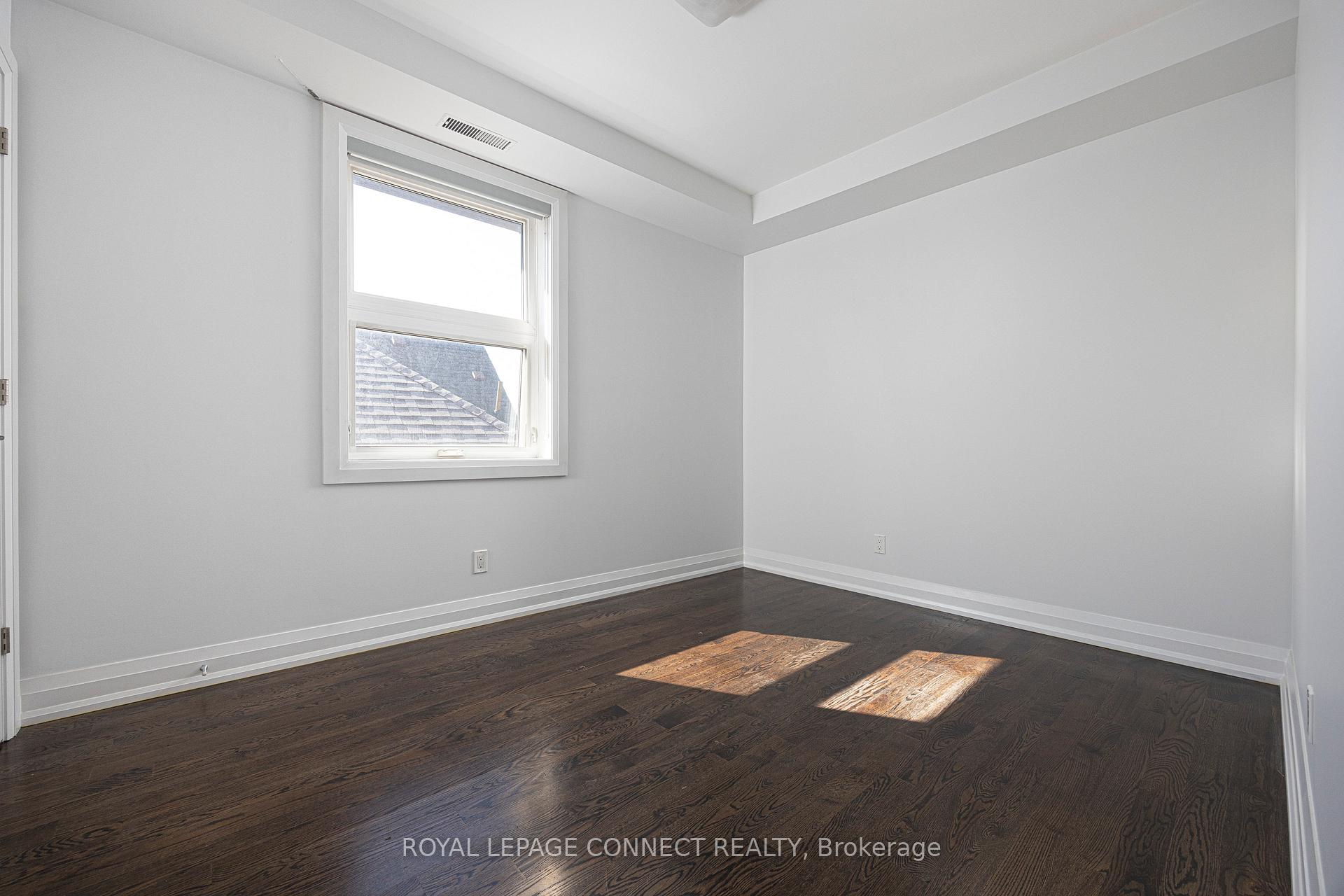Photo 10 of Unit 3rd, 690 Shaw Street, Toronto, Palmerston-Little Italy — HOMEH