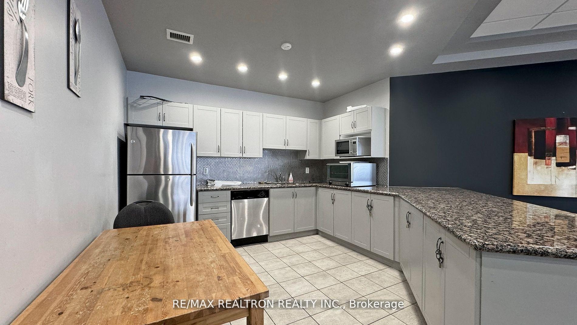 Photo 7 of Unit 309, 60 Disera Drive, Vaughan, Beverley Glen — HOMEH