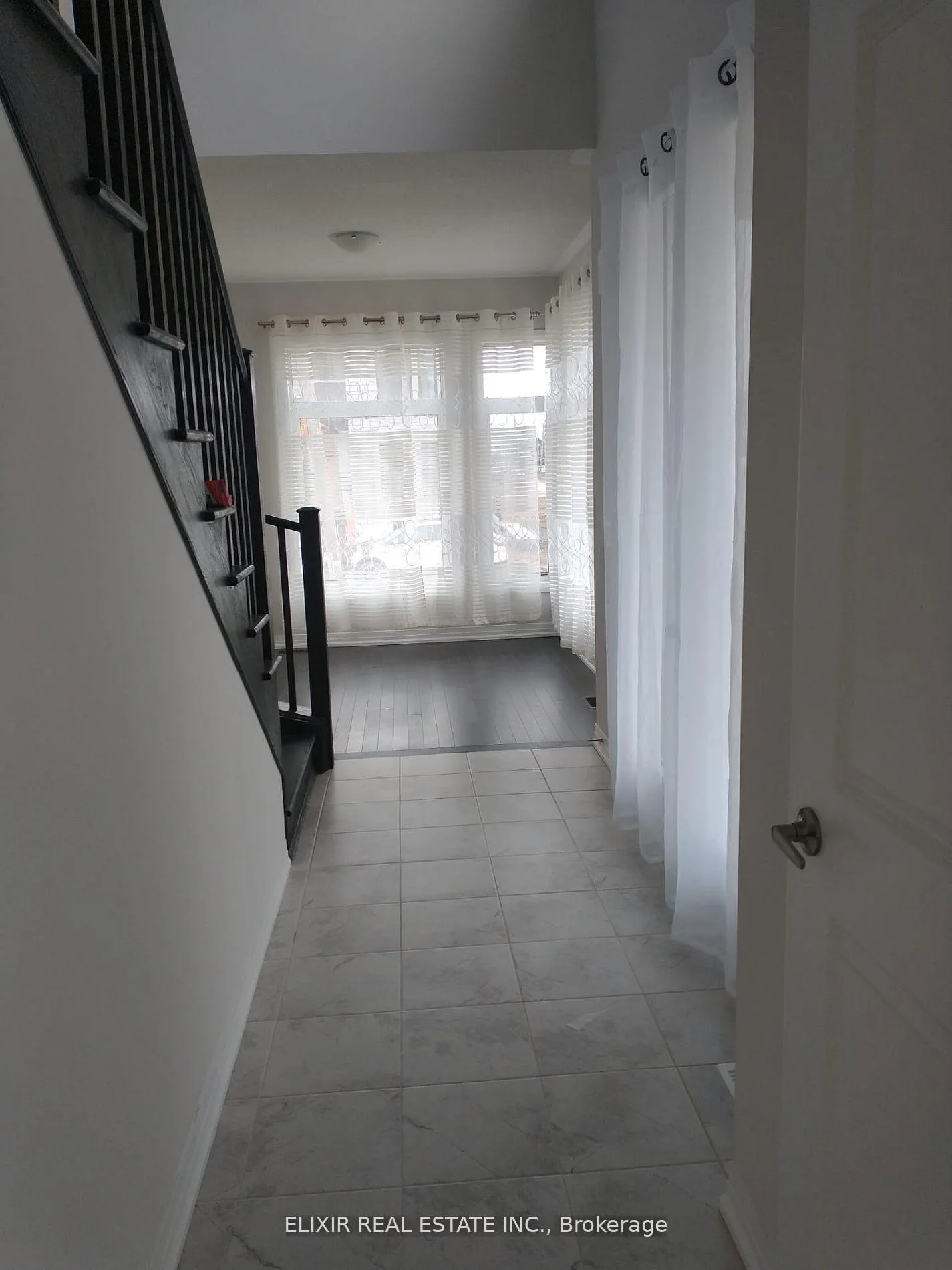 Photo 5 of 3 Weylie Street E, Hamilton, Mount Hope — HOMEH