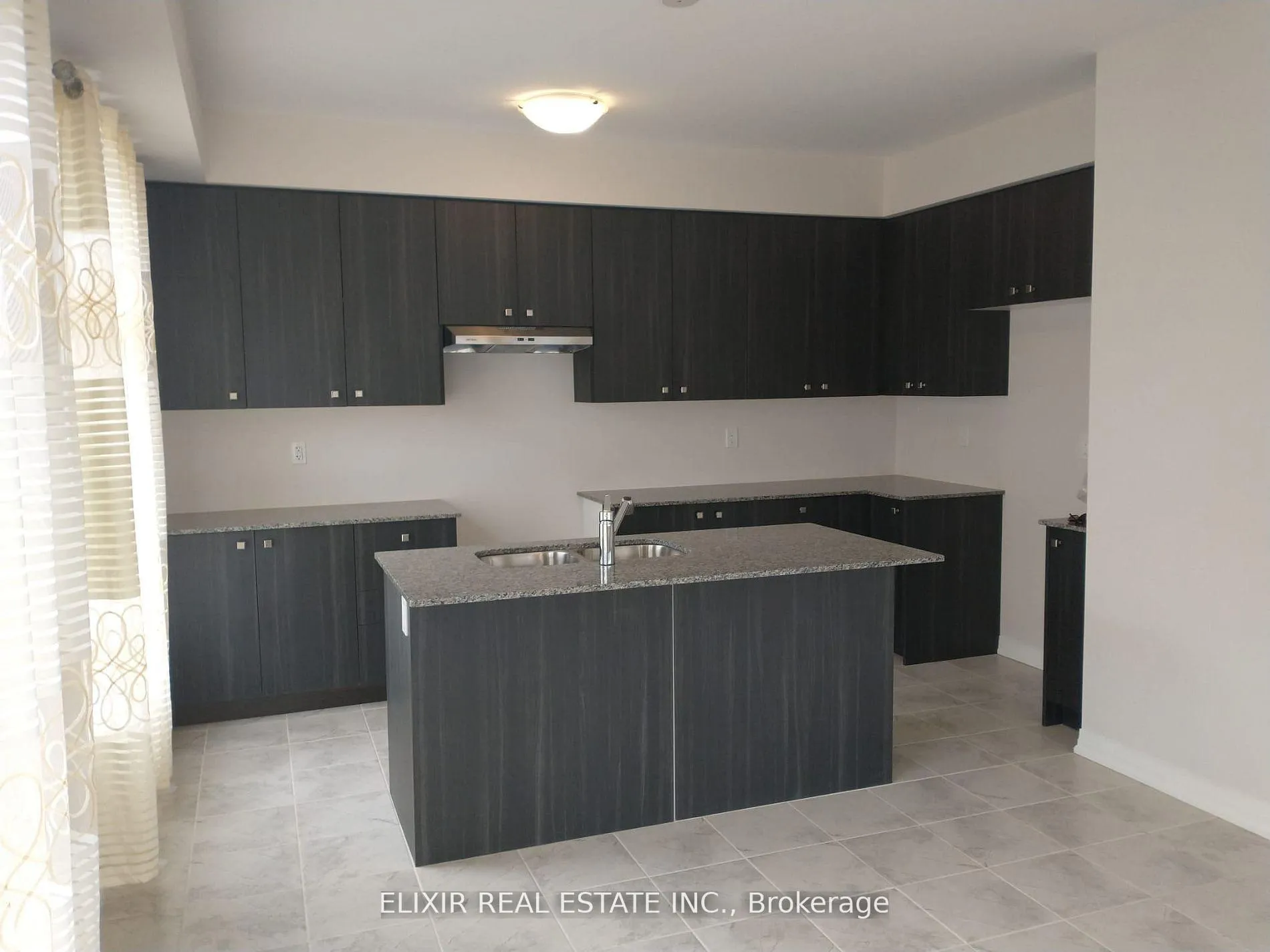 Photo 7 of 3 Weylie Street E, Hamilton, Mount Hope — HOMEH
