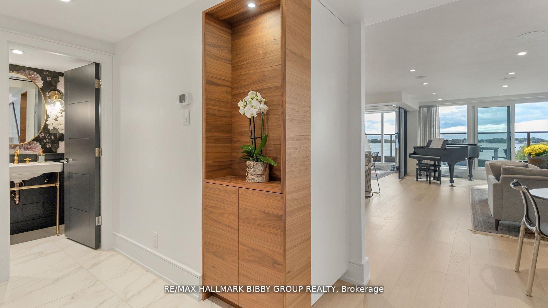 Photo 3 of Unit 613, 99 Harbour Square, Toronto, Waterfront Communities — HOMEH