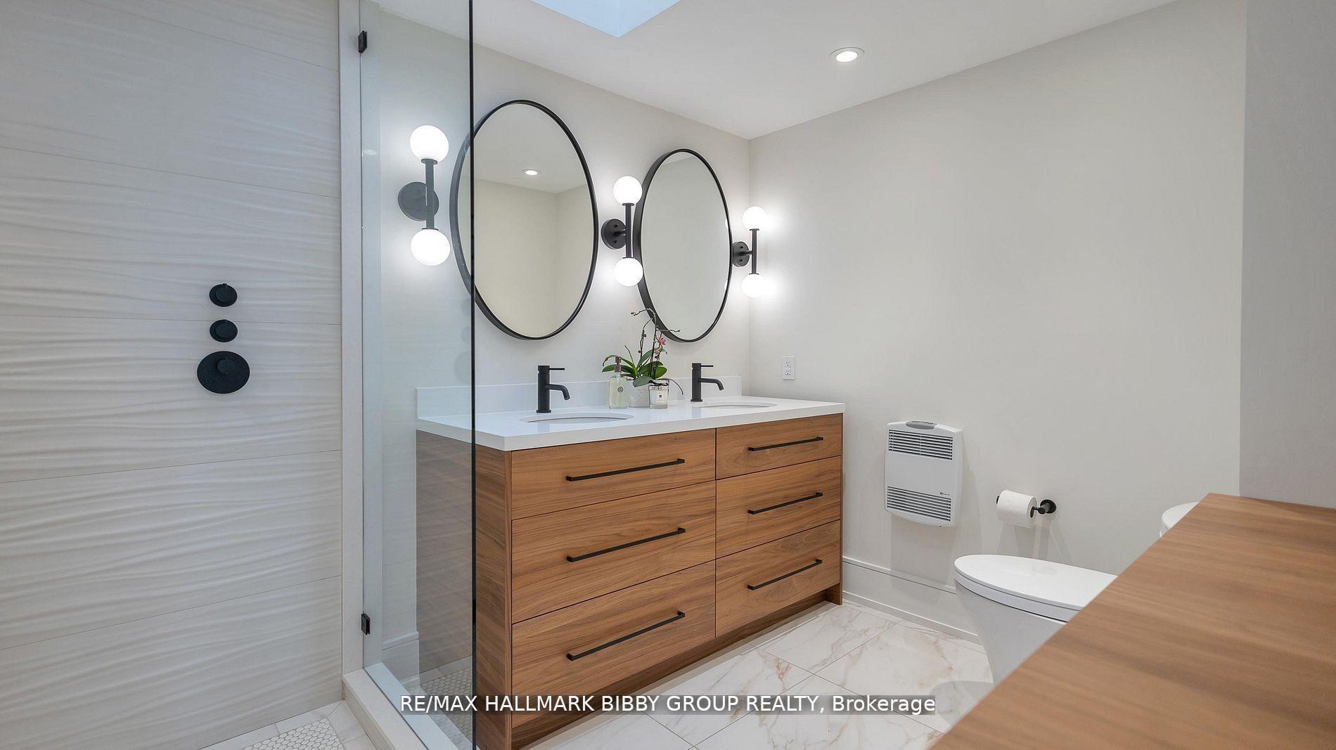 Photo 16 of Unit 613, 99 Harbour Square, Toronto, Waterfront Communities — HOMEH