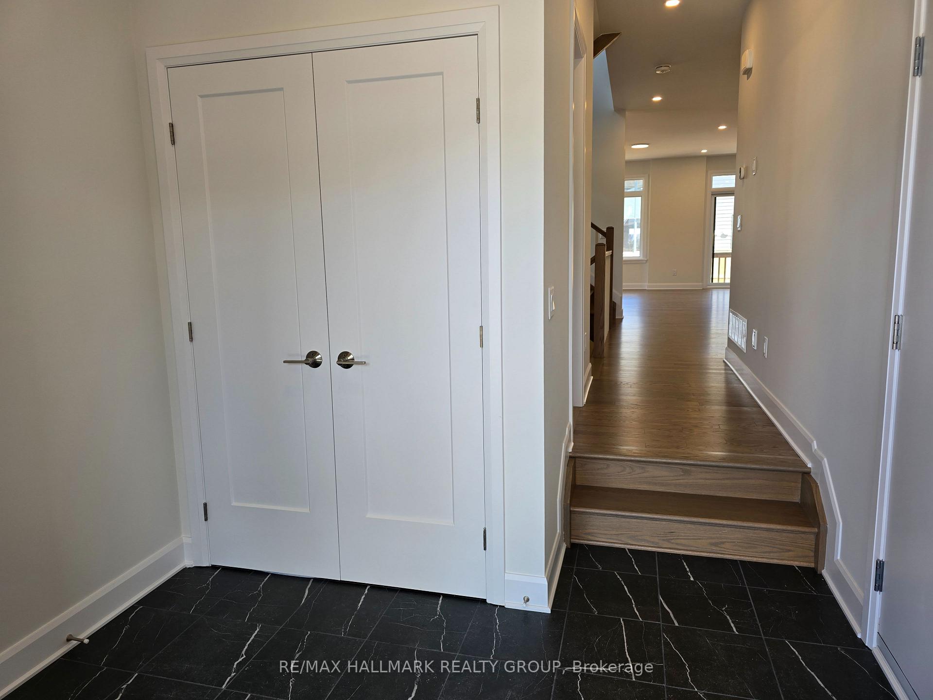 Photo 3 of 1328 Whitlow Grass Way, Ottawa, Kanata - Rural Kanata (Central) — HOMEH