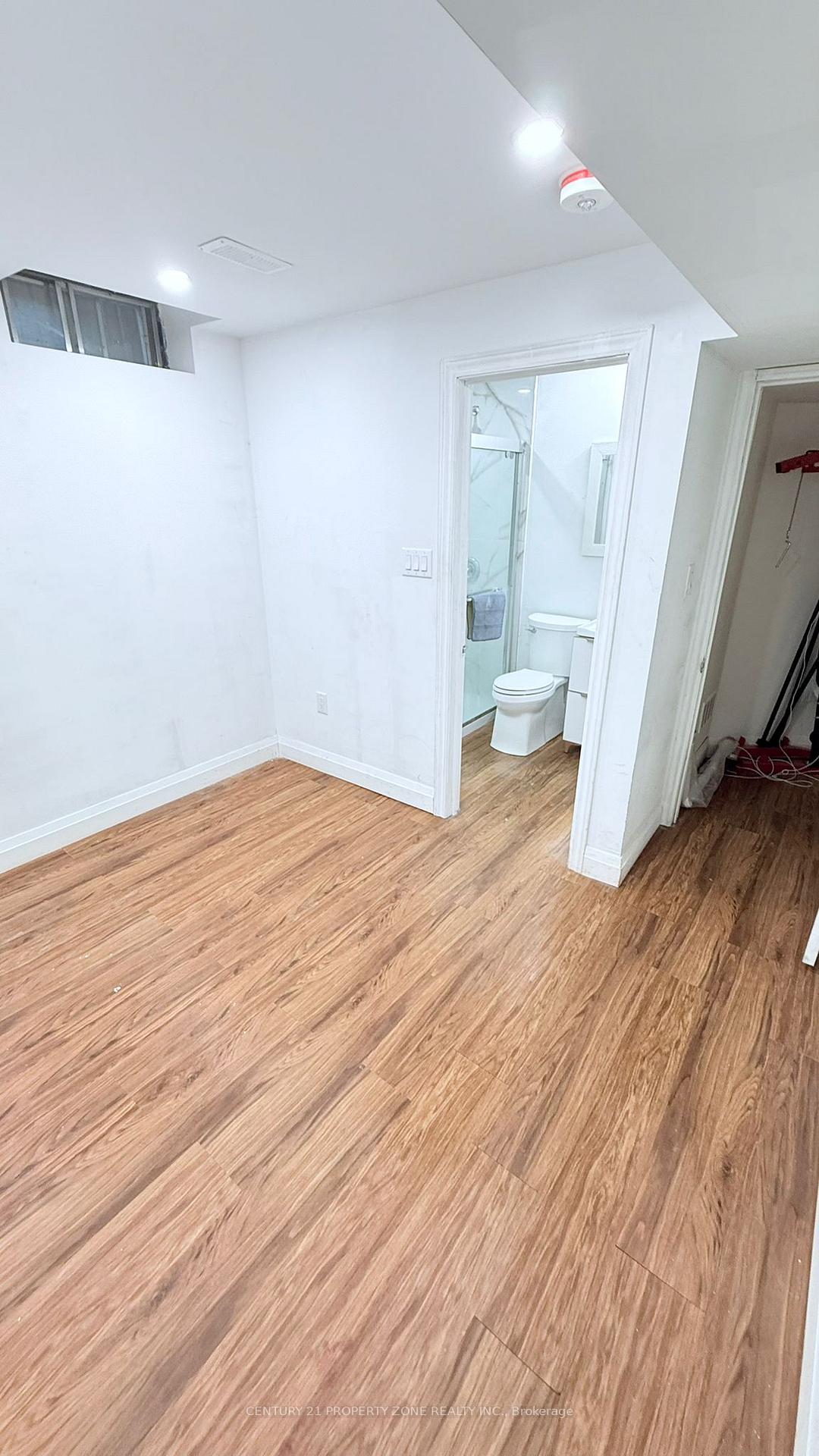Photo 8 of Unit Bsmt, 14 Cox Crescent, Brampton, Northwest Brampton — HOMEH