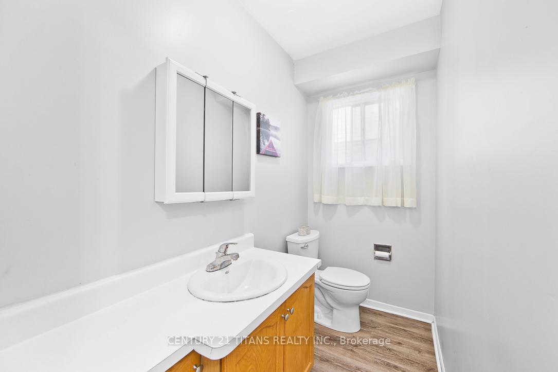 Photo 6 of 75 Cornwall Drive, Ajax, Central — HOMEH