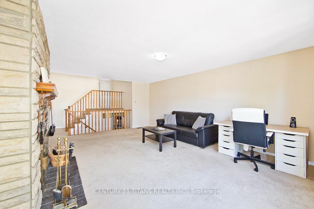 Photo 17 of 75 Cornwall Drive, Ajax, Central — HOMEH