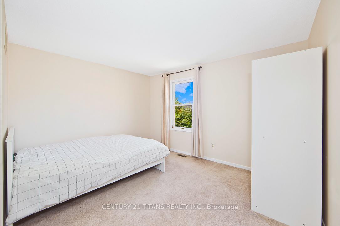 Photo 13 of 75 Cornwall Drive, Ajax, Central — HOMEH