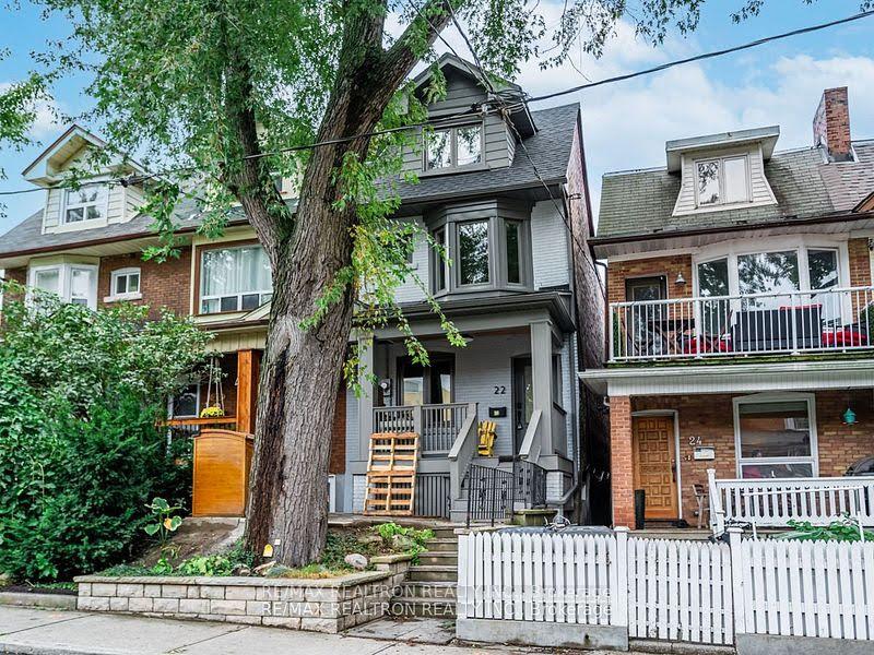 Front of 22 Roxton Road